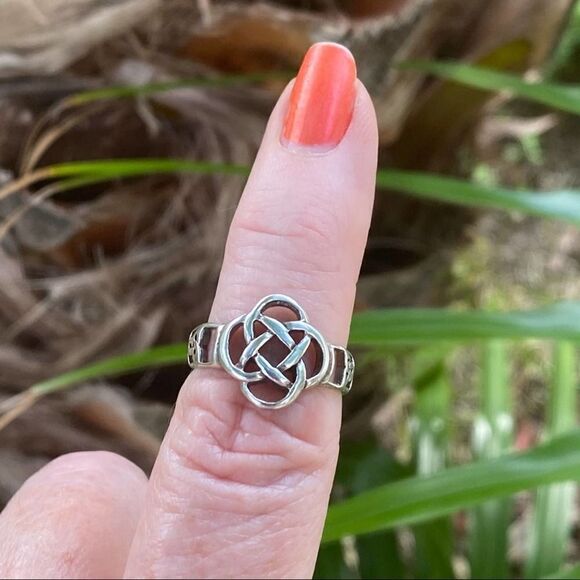 Sterling Silver Celtic Knot Ring Size 7 - Picture 5 of 6